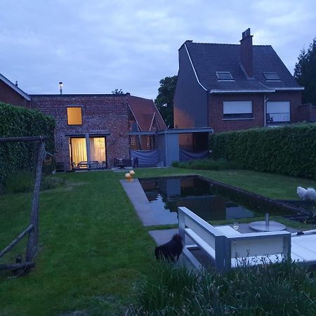 Gezellige Moderne Woning Met Zwemvijver Halle  Zewnętrze zdjęcie